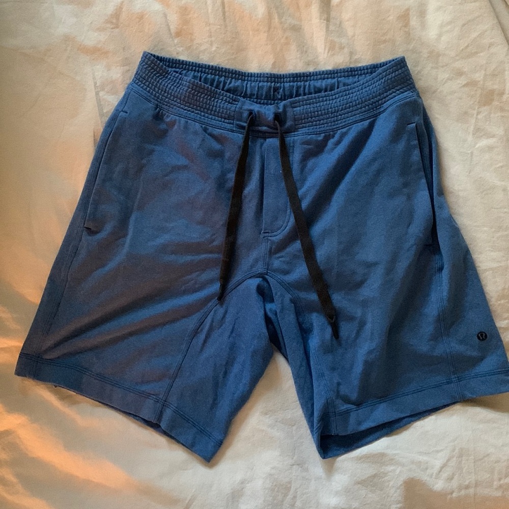 Men’s Lululemon stretch shorts